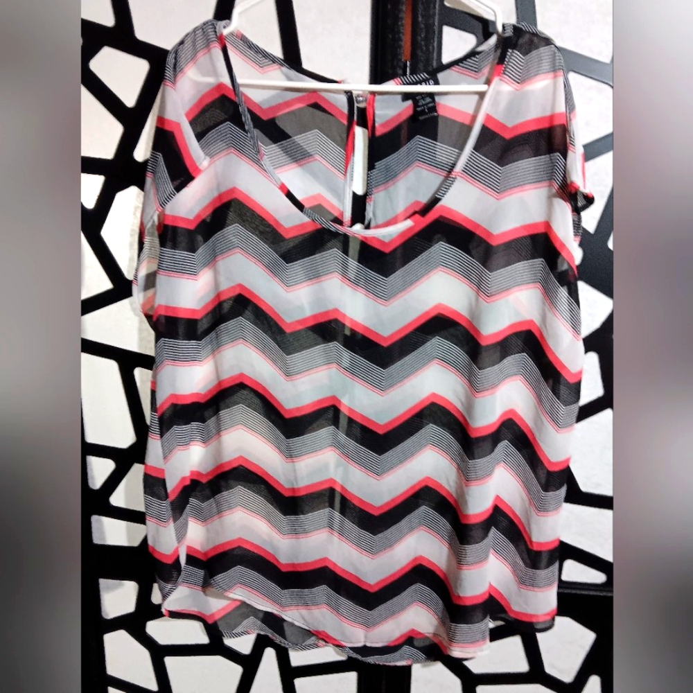 Torrid - Zig-Zag Pattern Sheer Top W/ Button Back… - image 4